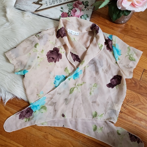 Tops - ⭐5/$15⭐R-WEAR rampage Wrap around top sz5